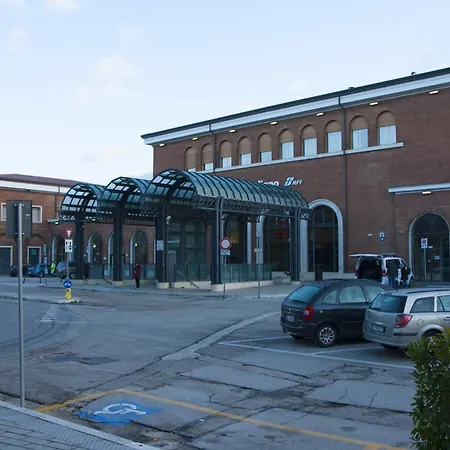 Viale Mezzetti By Ospitaci *