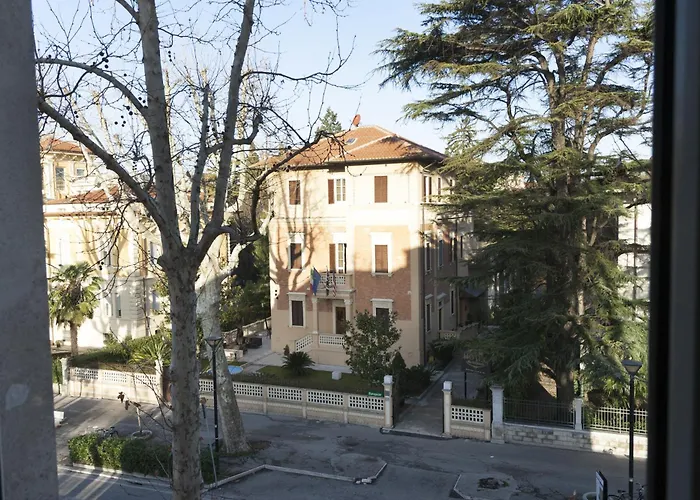 Viale Mezzetti By Ospitaci